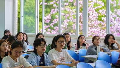 学校开展期中教学检查